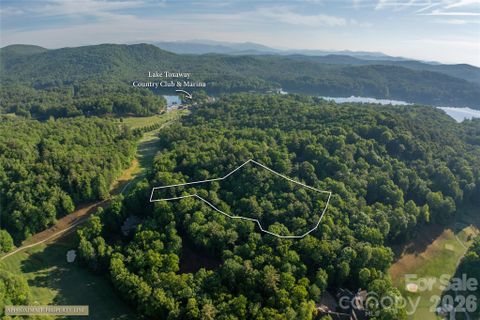 J 49 Cherokee Trace active home in Lake Toxaway Estates, Lake Toxaway, NC