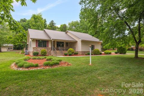 104 Willowbrook Drive