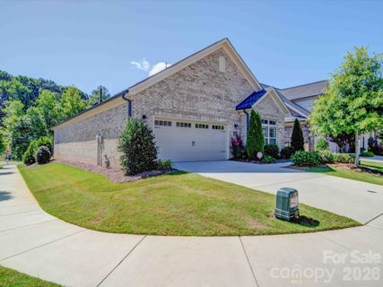 5218 Courtyard Lane pending home in The Courtyards At Cramerton, Belmont, NC