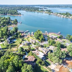 8005 Island View Court
