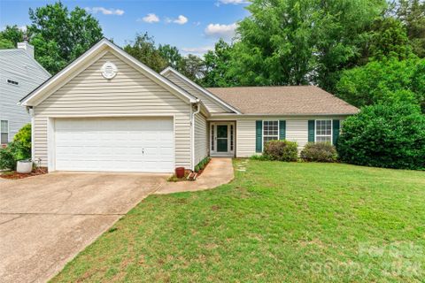 14207 Arbor Ridge Drive pending home in The Crossing, Charlotte, NC