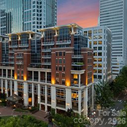 435 S Tryon Street