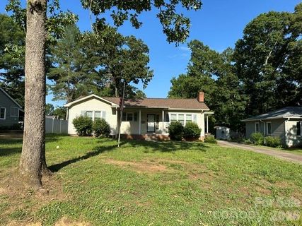 411 Woodside Drive