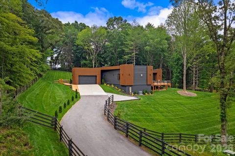 200 Manchester Way