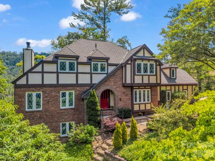 8 Sunny Ridge Drive