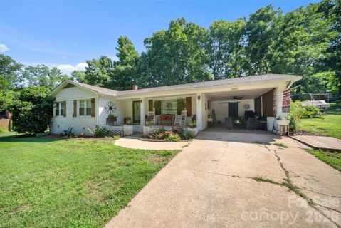 Homes in Highland Acres, New London