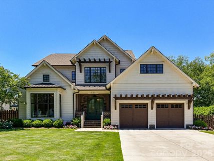 221 Anthony Circle