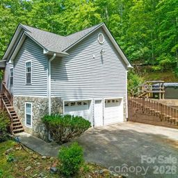 144 Lakeland Drive