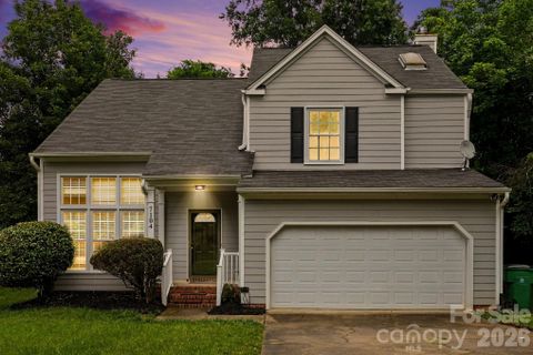 7104 Kinsmore Lane active home in Cheshunt, Charlotte, NC