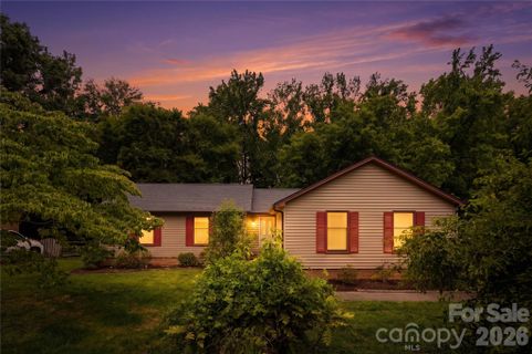 7225 Leesburg Road pending home in Ravenwood, Charlotte, NC