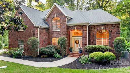 Homes in Pine Isle, Mooresville