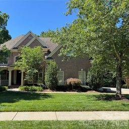 1104 Lytton Lane