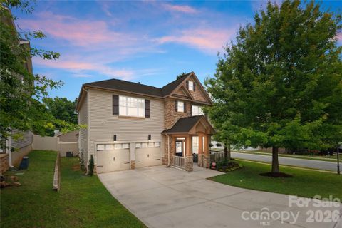 Homes in Hubbard Falls, Charlotte