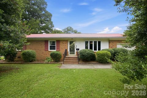 635 Fieldstone Road pending home in Edgemoor, Mooresville, NC