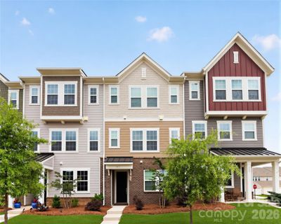 147 Morning Gap Parkway active home in Elizabeth, Fort Mill, SC