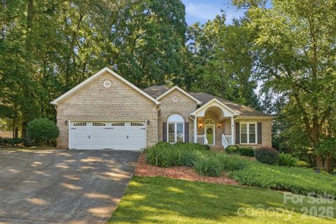 1506 Village Court sold home in Colony Woods, Gastonia, NC