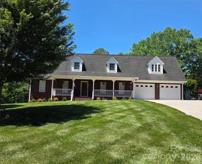 305 Imperial Way active home in Crystal Village, Albemarle, NC