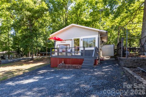 110 112 Laurel Ridge Ridge active home in Twin Harbor, Mount Gilead, NC