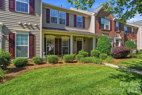 8157 Bridgegate Drive active home in Gilead Ridge, Huntersville, NC