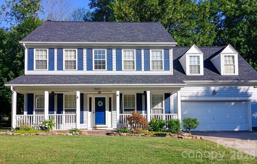 11413 Hunters Landing Drive pending home in The Crossings, Charlotte, NC
