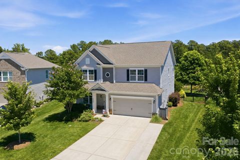 3026 Spinner Court pending home in Covington At Lake Norman, Denver, NC