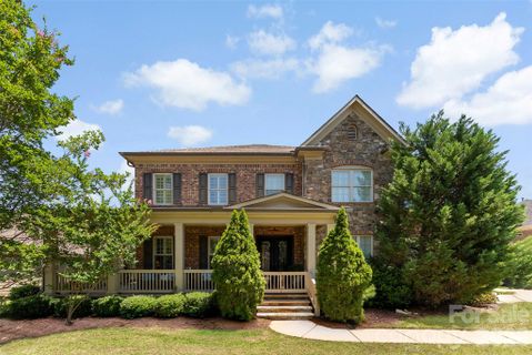 3411 Stags Leap Way active home in Handsmill On Lake Wylie, York, SC