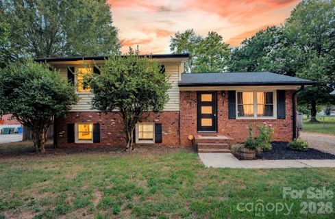827 Brookwood Drive pending home in Brookwood Terrace, Mooresville, NC