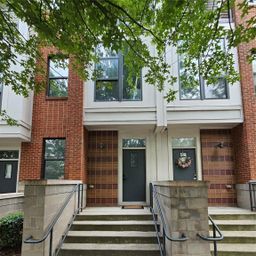 526 N Mcdowell Street