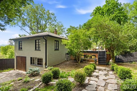 38 Aurora Drive pending home in Kenilworth, Asheville, NC