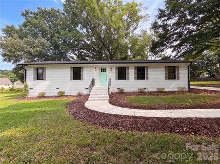 141 Greenbriar Drive