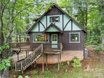 33 Wenlock Way active home in Forest Park, Waynesville, NC