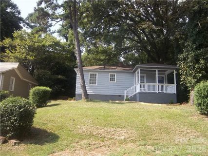 2431 Columbus Circle active home in Regal Heights, Charlotte, NC