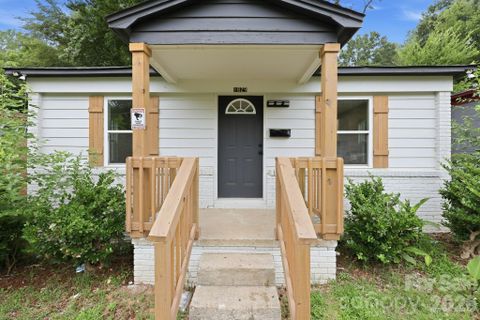 1829 Taylor Avenue active home in Washington Heights, Charlotte, NC