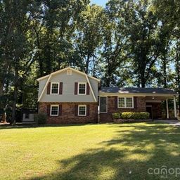 4617 Oakwood Circle