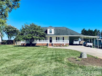 131 Landing Court pending home in Pilots Ridge, Bessemer City, NC