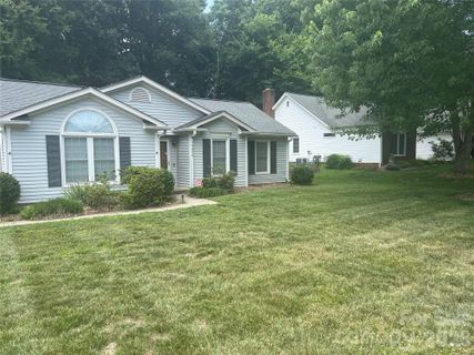 14030 Kedleston Road pending home in Crown Ridge, Huntersville, NC