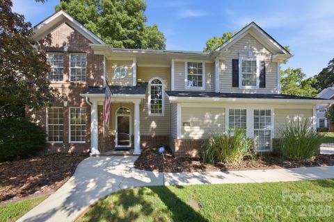 10900 Owl Nest Lane pending home in Thornhill, Charlotte, NC