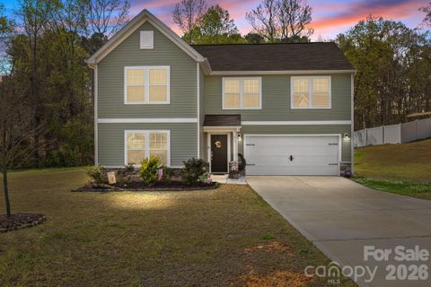 813 Yorkshire Drive active home in Grandview, Albemarle, NC