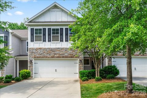 6040 Artigas Drive pending home in Avondale, Fort Mill, SC