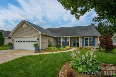 31 Misty Valley Road pending home in Livingston Farms, Fletcher, NC