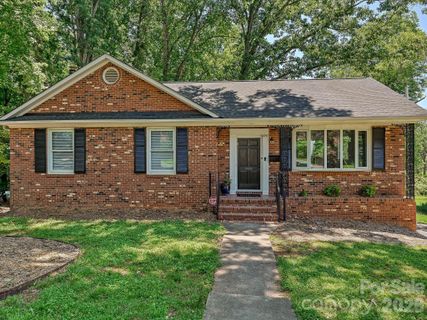 6947 Woodstock Drive pending home in Starmount, Charlotte, NC