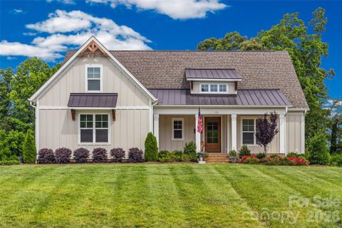 172 Triple Ponds Court active home in Edmunds Farm, Clover, SC
