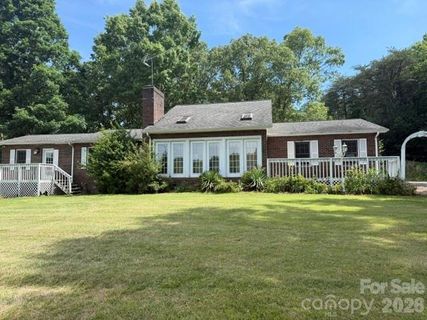 1764 Spurgeon Road
