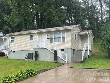 212 Maple Avenue