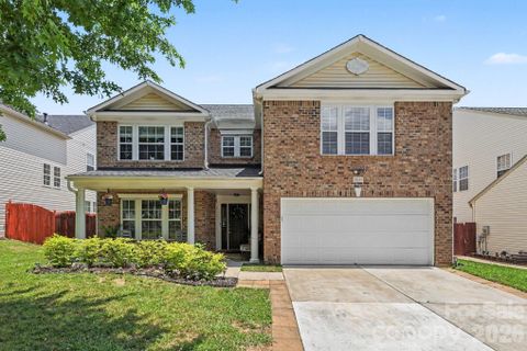 5654 Hammermill Drive active home in Providence Manor, Harrisburg, NC
