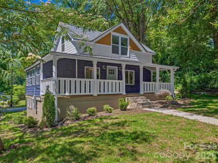 895 N Trade Street