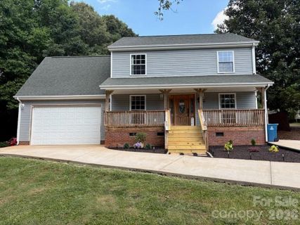 7575 Tanglewood Drive active home in Crabtree Acres, Vale, NC