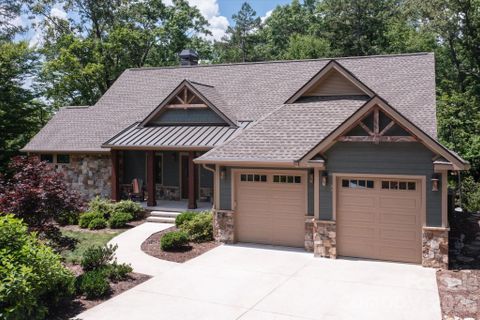 620 Camptown Road active home in Straus Park, Brevard, NC
