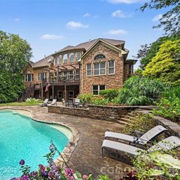 2216 Highland Forest Drive