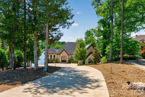 3252 Ashwood Park Drive pending home in Reflection Pointe, Belmont, NC